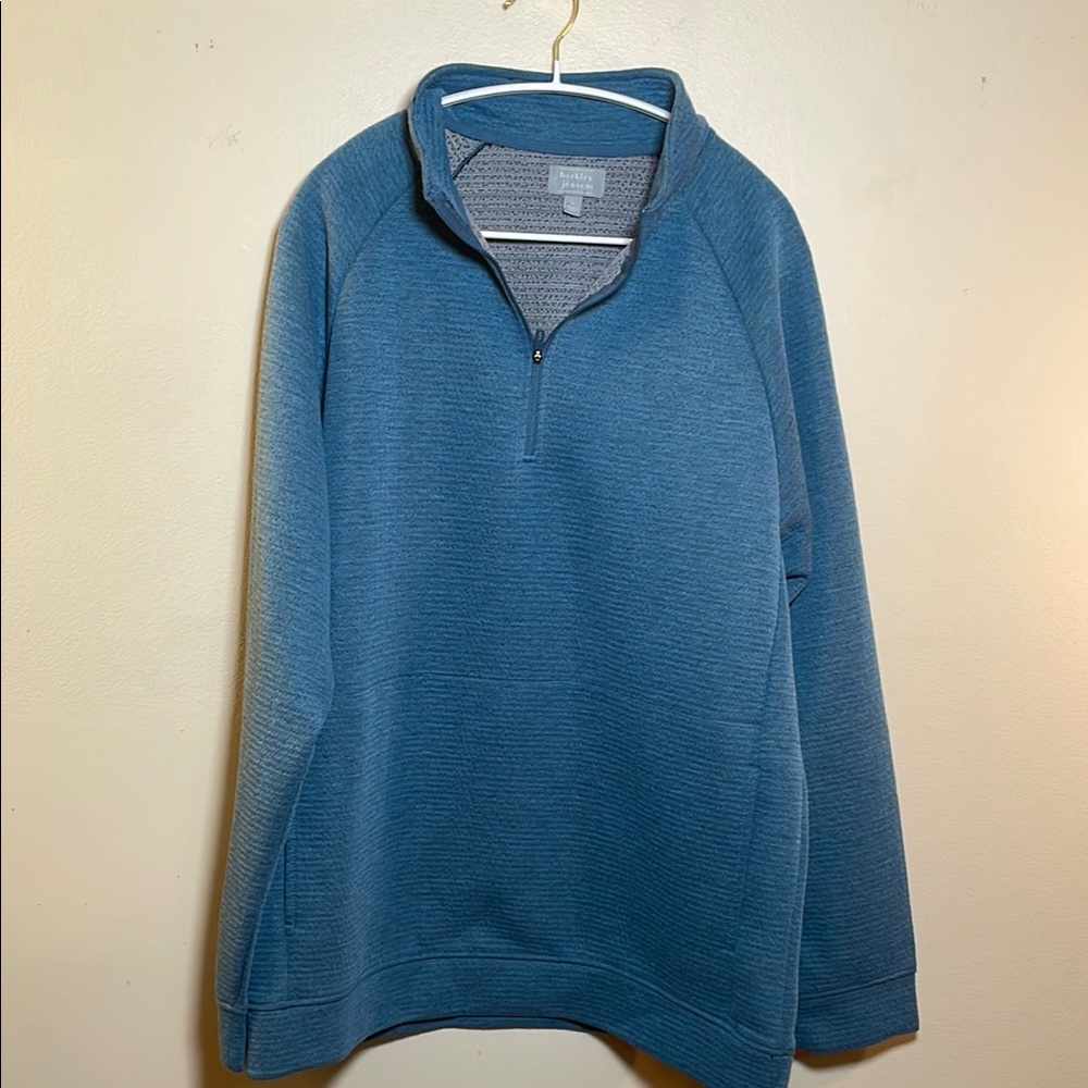 💕3/$50 BUNDLE Cozy Blue Zip Up Sweater with Textured Finish